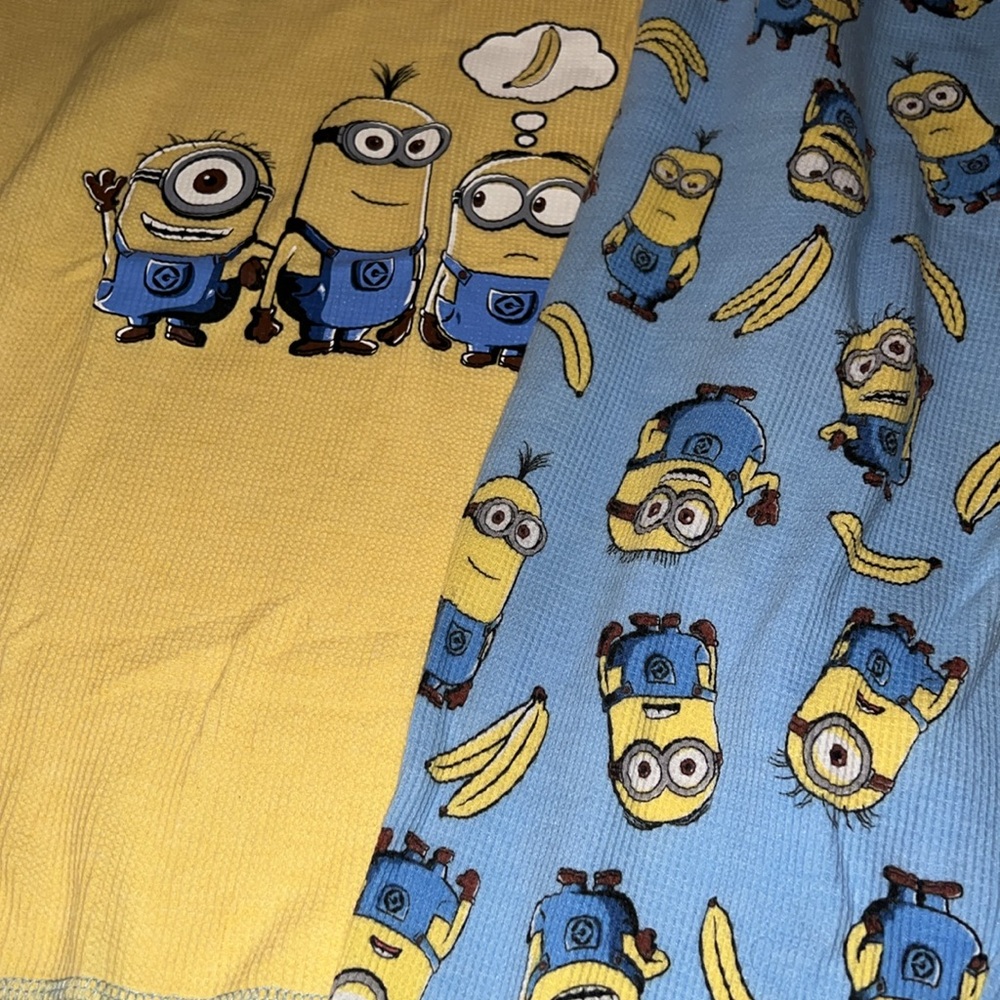 NWOT Despicable Me Minions pajama set thermals - Picture 2 of 9